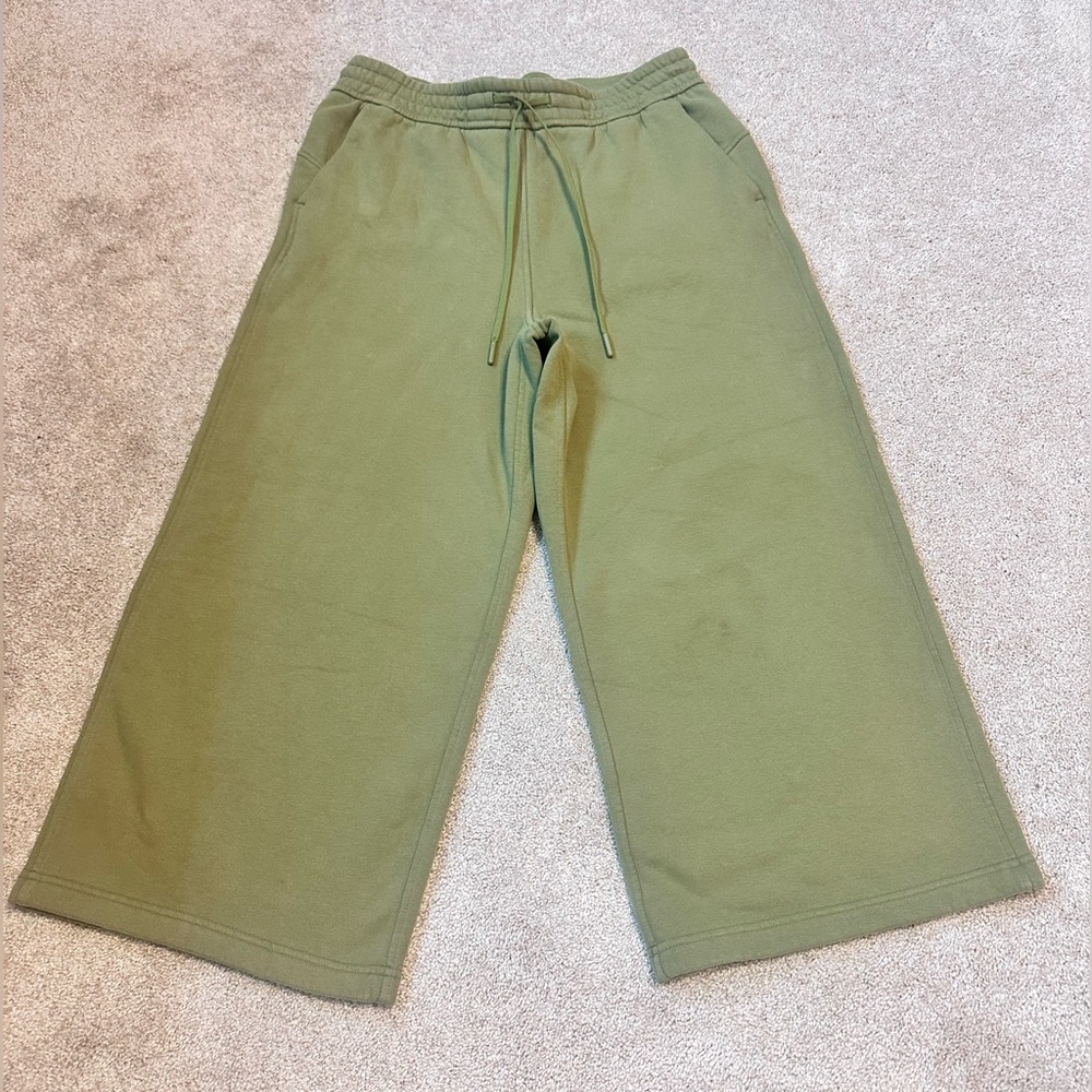 Lululemon Loungeful High-Rise Wide Leg Cropped Pants